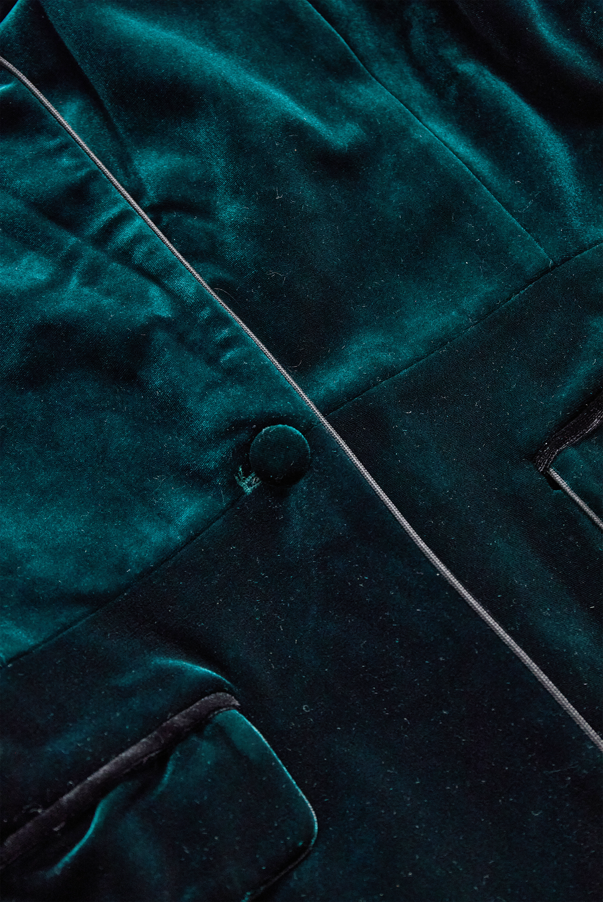 Emerald | Blazer with Satin Lapels and Rose Embroidery - Lumina Vancouver - Lumina Vancouver