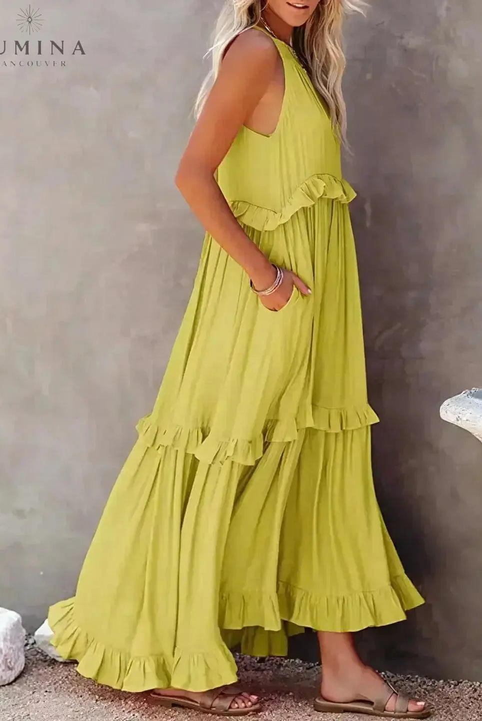 Lorena - Halterneck Dress With Ruffles and Pockets