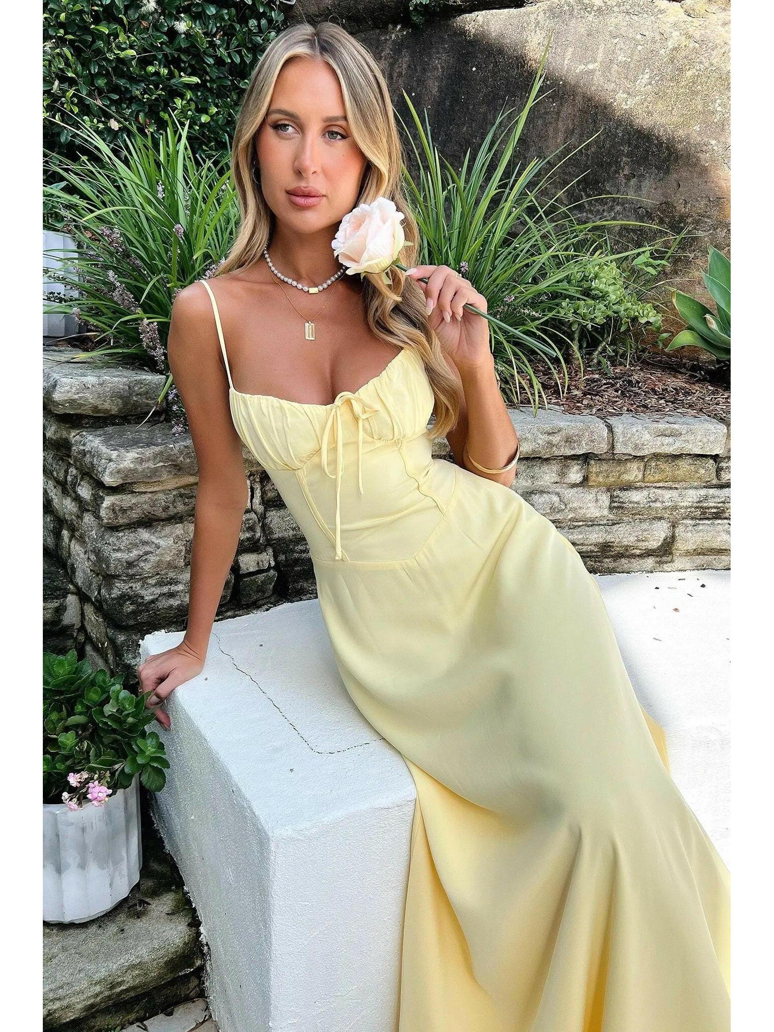 Maelys - Lace-Up Sleeveless Maxi Dress